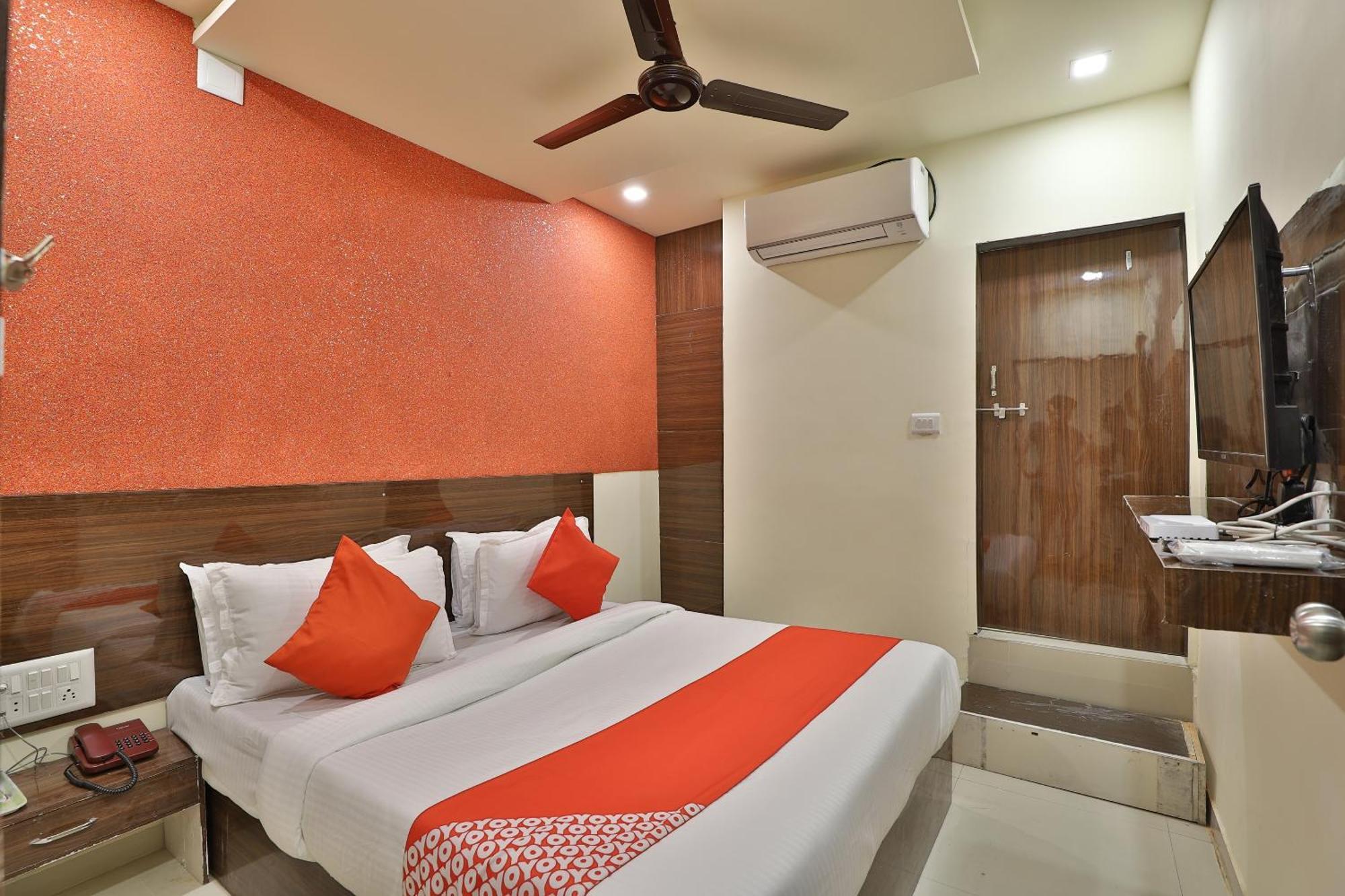 Hotel O Skyland Ahmedabad Exterior foto